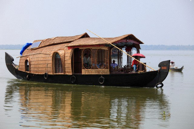 kerala houseboat tour packages